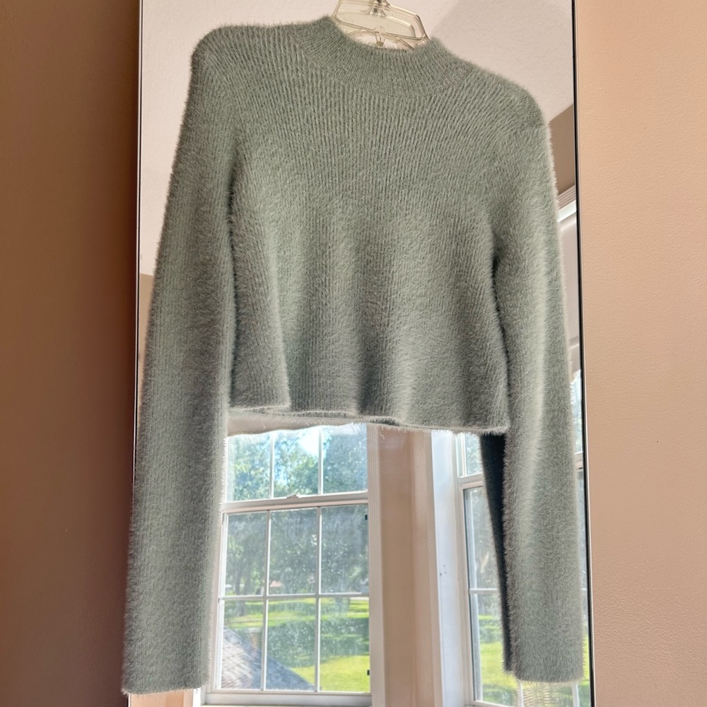PacSun Kendall & Kylie cropped mock neck sweater, Size XS